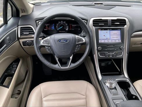 Used 2019 Ford Fusion SEL FWD image 5