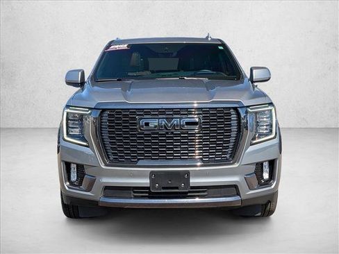 Used 2024 GMC Yukon Denali Ultimate AWD/4WD image 3