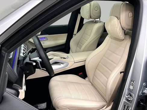 Certified 2026 Mercedes-Benz GLS 580 4MATIC image 8