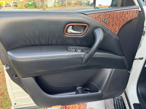 Used 2018 Nissan Armada SL w/ Premium Package image 12