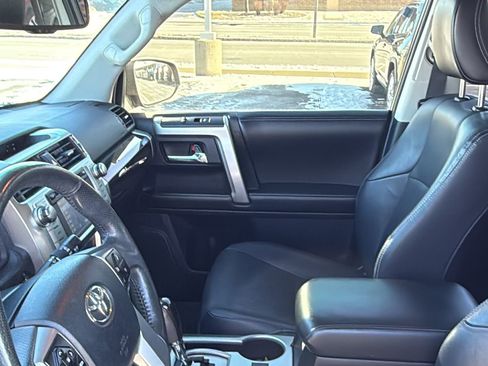 Used 2015 Toyota 4Runner Limited image 16