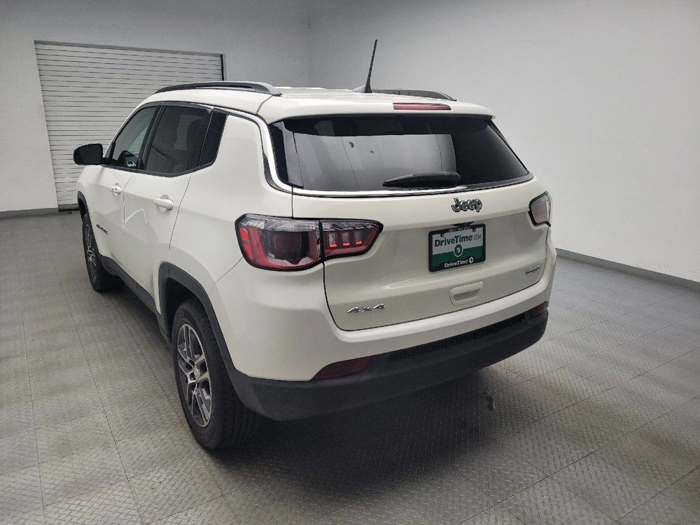 Used 2017 Jeep Compass Latitude w/ Popular Equipment Group AWD/4WD image 5