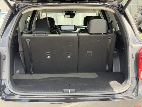Used 2025 Hyundai Palisade SEL FWD image 27