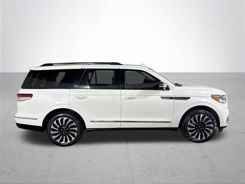 Used 2023 Lincoln Navigator Black Label AWD/4WD image 5