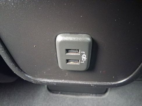 Used 2019 Chevrolet Equinox LT image 18