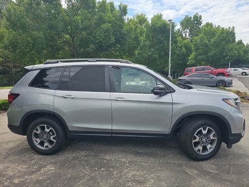 Used 2023 Honda Passport TrailSport image 9