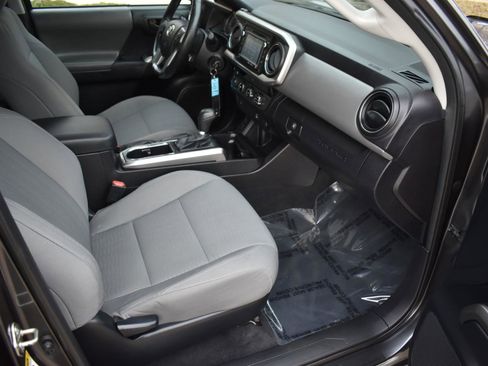 Used 2016 Toyota Tacoma SR5 image 35