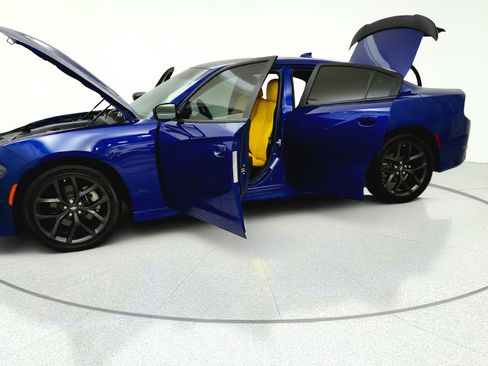 Used 2022 Dodge Charger R/T w/ Blacktop Package RWD image 11