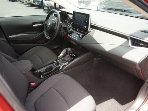 Used 2021 Toyota Corolla LE FWD image 17