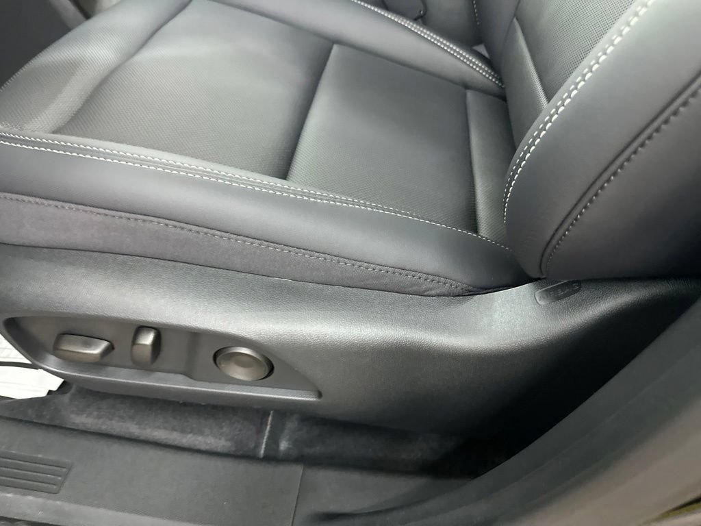New 2027 GMC Terrain Elevation w/ Elevation Premium Package AWD/4WD image 36