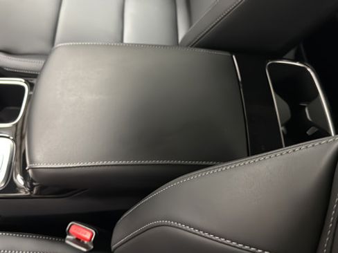 Used 2025 Kia Telluride S AWD/4WD image 19