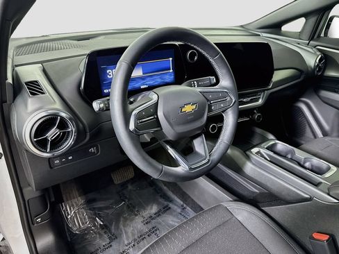 Used 2025 Chevrolet Equinox EV LT w/ Comfort Package FWD image 9