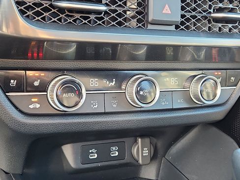 Used 2025 Acura ADX A-Spec image 17