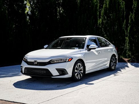 Used 2024 Honda Civic EX image 5