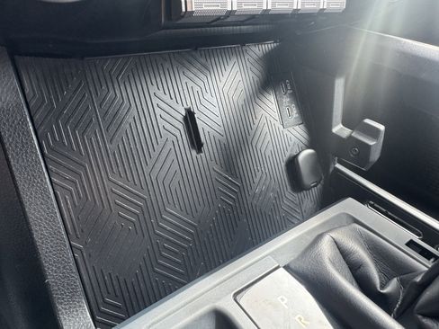 Certified 2024 Toyota Tacoma TRD Off-Road AWD/4WD image 27