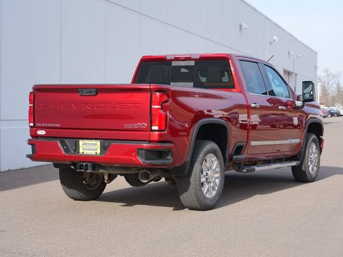 Used 2025 Chevrolet Silverado 3500 High Country w/ High Country Premium Package AWD/4WD image 3