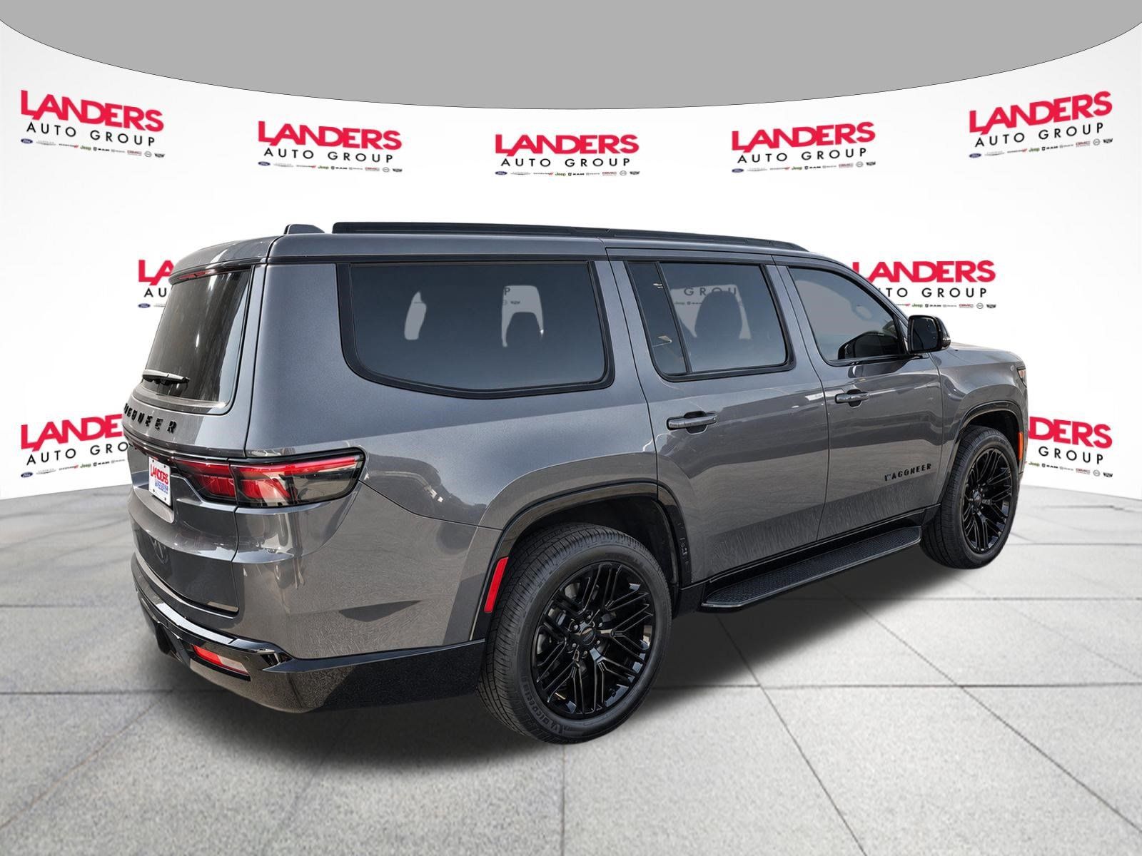 Used 2023 Jeep Wagoneer Series II AWD/4WD image 5