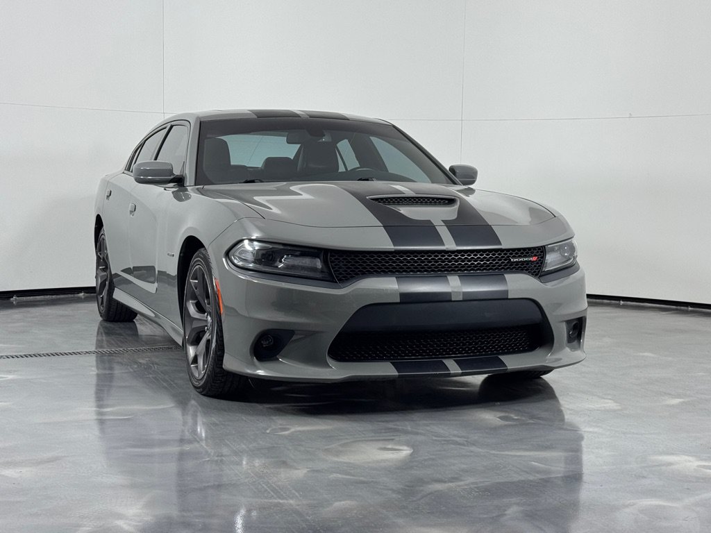 Used 2018 Dodge Charger R/T w/ Plus Group RWD image 3