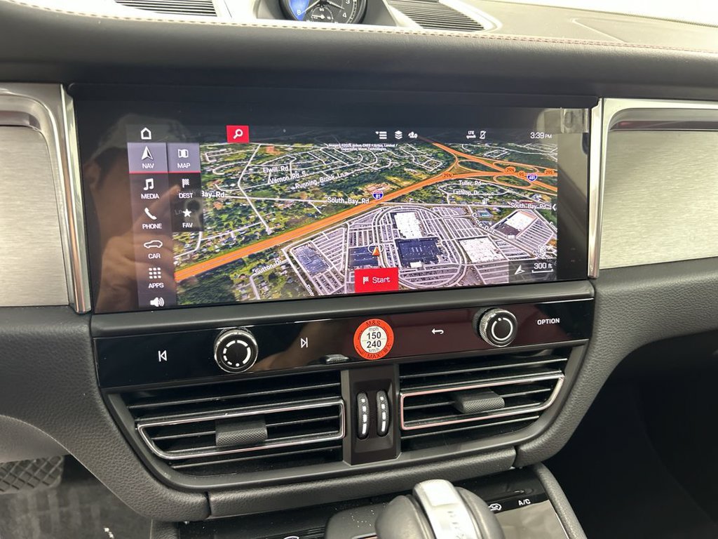 Certified 2026 Porsche Macan AWD/4WD image 16