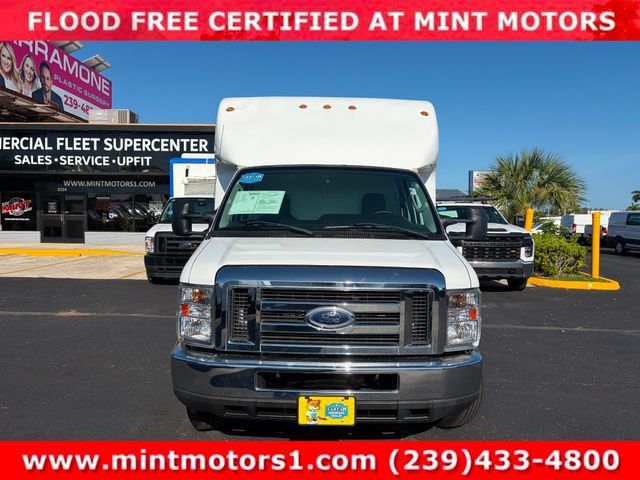 Used 2019 Ford E-350 and Econoline 350 Super Duty RWD image 3