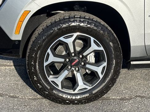 New 2026 GMC Yukon AT4 w/ AT4 Premium Package AWD/4WD image 18