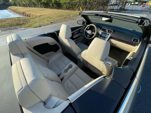 Used 2012 Volkswagen Eos Lux w/ Tech Pkg image 37