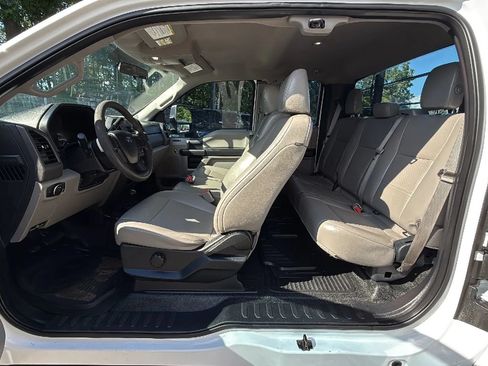 Used 2017 Ford F250 XL w/ Power Equipment Group AWD/4WD image 25
