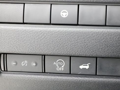 Used 2023 Nissan Rogue SL w/ SL Premium Package image 28