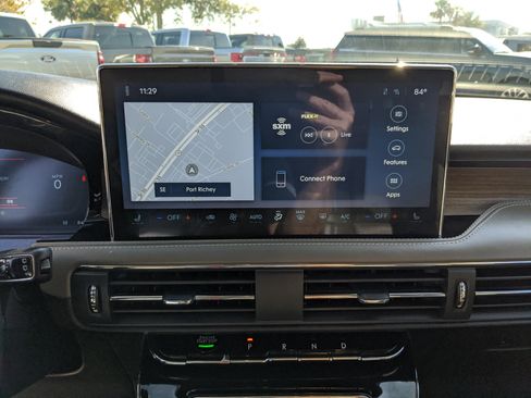 Used 2024 Lincoln Corsair Reserve image 24