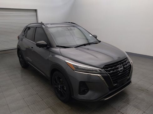 Used 2023 Nissan Kicks SR image 13