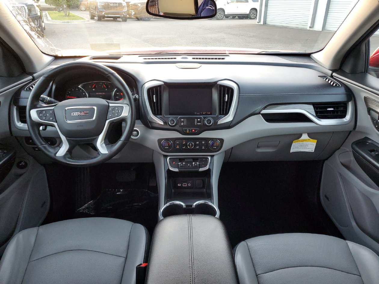 Used 2024 GMC Terrain SLT w/ Infotainment Package II FWD image 11