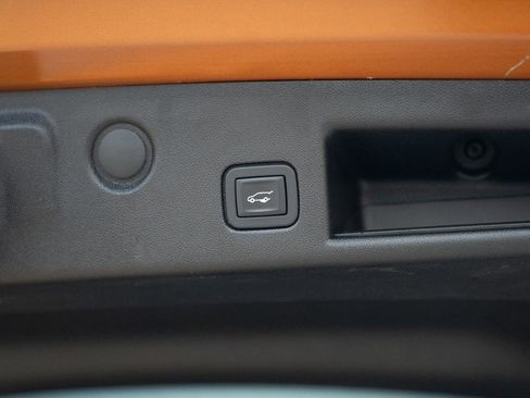 Used 2018 Chevrolet Equinox LT FWD image 17
