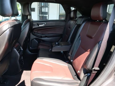 Used 2020 Ford Edge Titanium w/ Equipment Group 301A FWD image 9