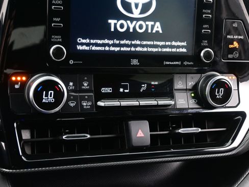 Used 2021 Toyota Highlander XSE AWD/4WD image 21