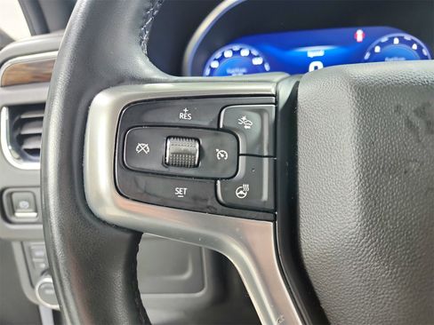 Used 2023 Chevrolet Suburban Premier image 25