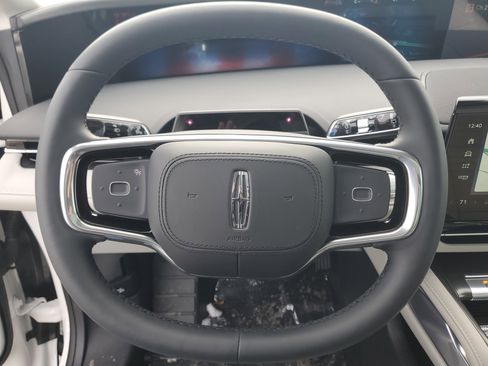 New 2026 Lincoln Nautilus Reserve image 16