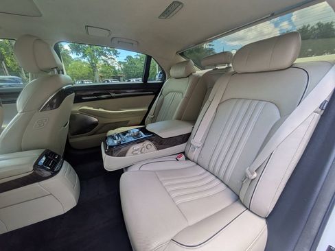 Used 2017 Genesis G90 5.0 Ultimate RWD image 12