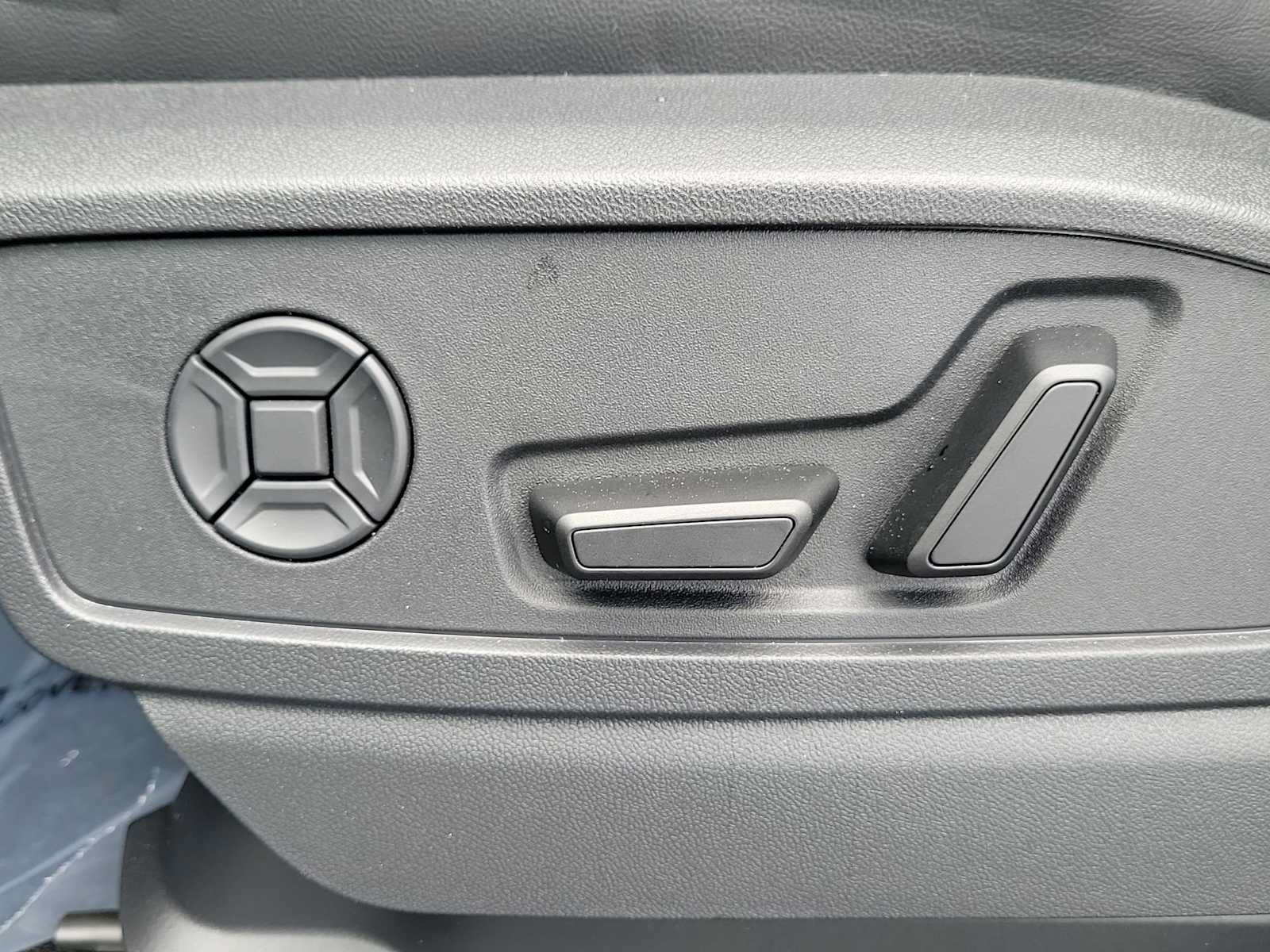 New 2026 Audi SQ5 Premium Plus AWD/4WD image 16