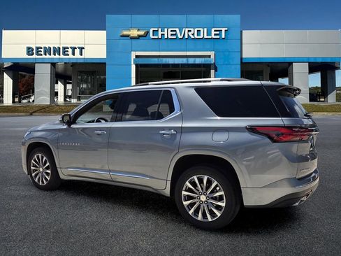 Certified 2023 Chevrolet Traverse Premier w/ LPO, Floor Liner Package FWD image 4
