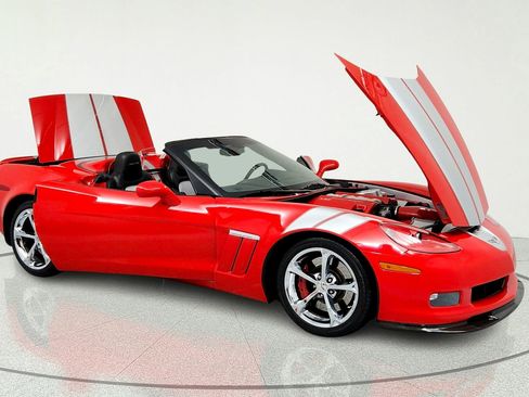 Used 2012 Chevrolet Corvette Grand Sport w/ 3LT Preferred Equipment Group RWD image 14