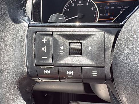 Used 2023 Nissan Pathfinder SL w/ Lighting Package (N92) image 20