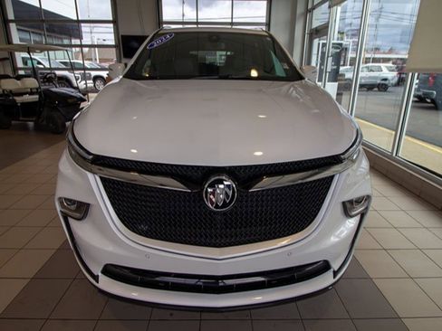 Used 2024 Buick Enclave Essence w/ Sport Touring Edition image 3