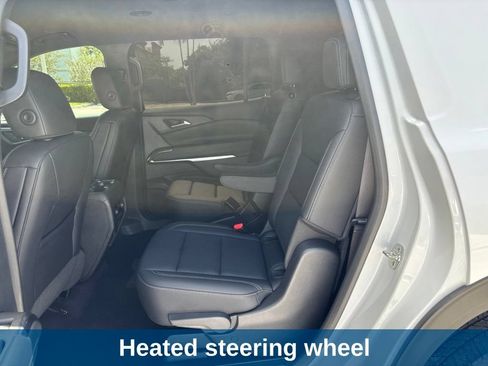 Used 2025 Chevrolet Traverse LT w/ Driver Confidence Package FWD image 21