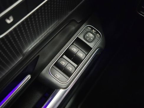 Used 2022 Mercedes-Benz GLB 250 image 21