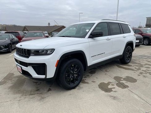 New 2026 Jeep Grand Cherokee L 4WD image 1