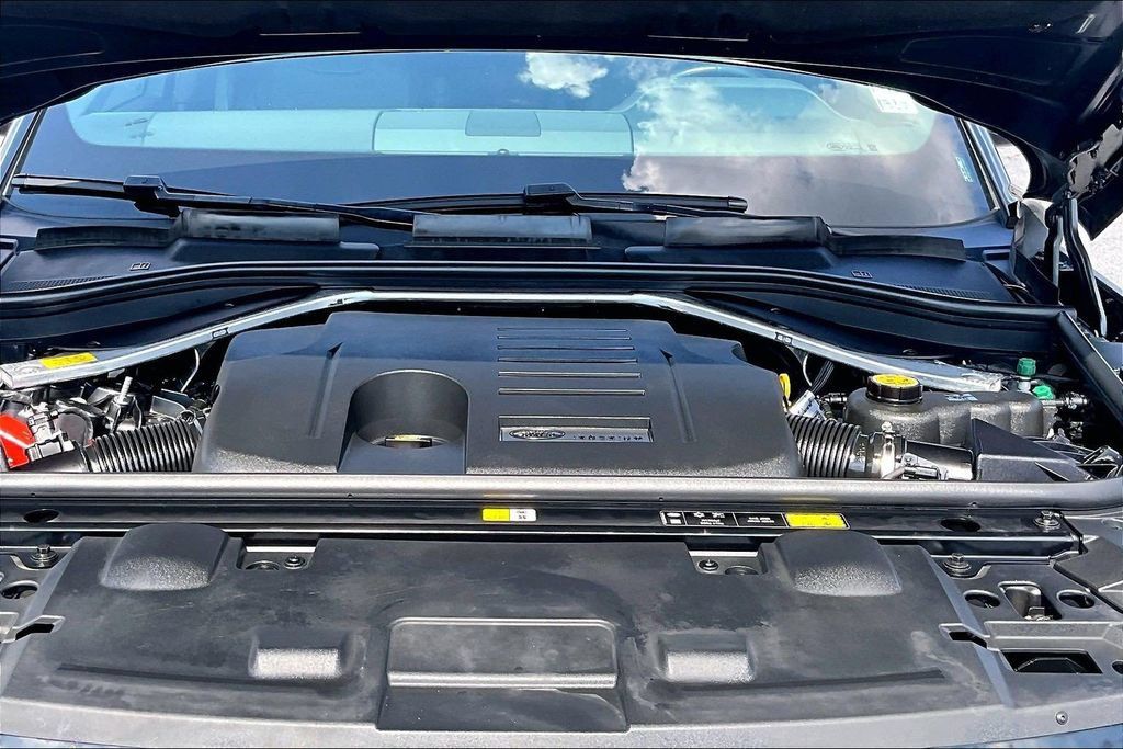 Used 2024 Land Rover Range Rover Sport SE AWD/4WD image 30