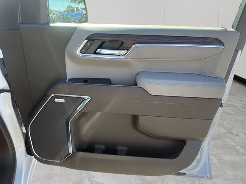 New 2026 GMC Sierra 1500 SLT w/ SLT Convenience Package image 10