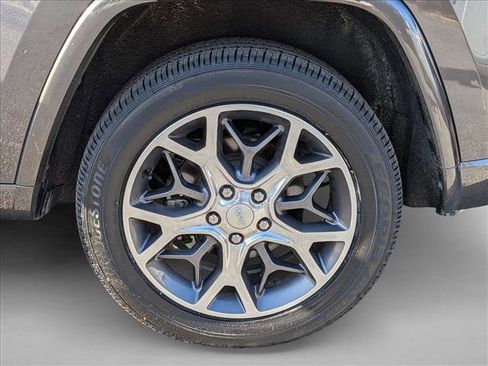 Used 2019 Jeep Grand Cherokee Overland image 24