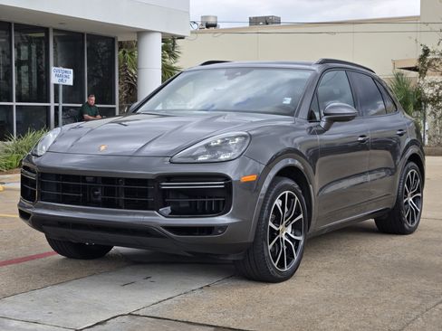 Used 2019 Porsche Cayenne Turbo image 2