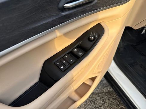 Used 2025 Jeep Grand Cherokee L Limited w/ Trailer Tow Package image 11